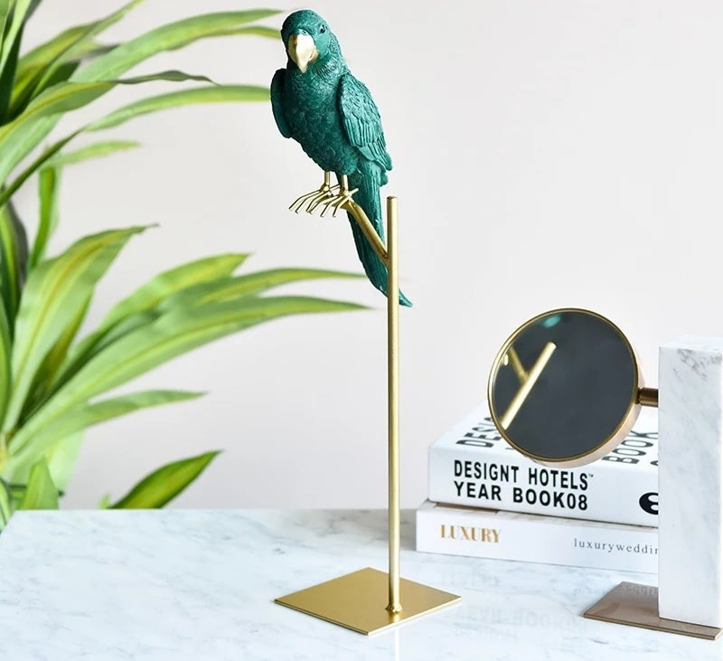 Minimalist Parrot Decor - waseeh.com