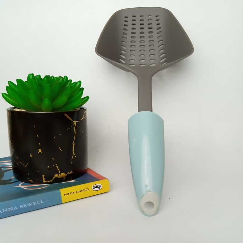 Flexible Spoon Colander - waseeh.com